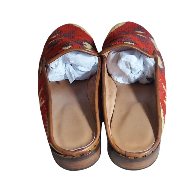 Vintage Red Brown Turkish Wool Rug Mules Slip Ons Stacked Wood Block Heels - Picture 6 of 16